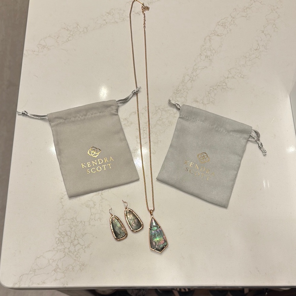 Kendra Scott Iridescent Necklace and Earrings Set